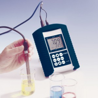 pH/ORP & conductivity Meters - Lab / Field